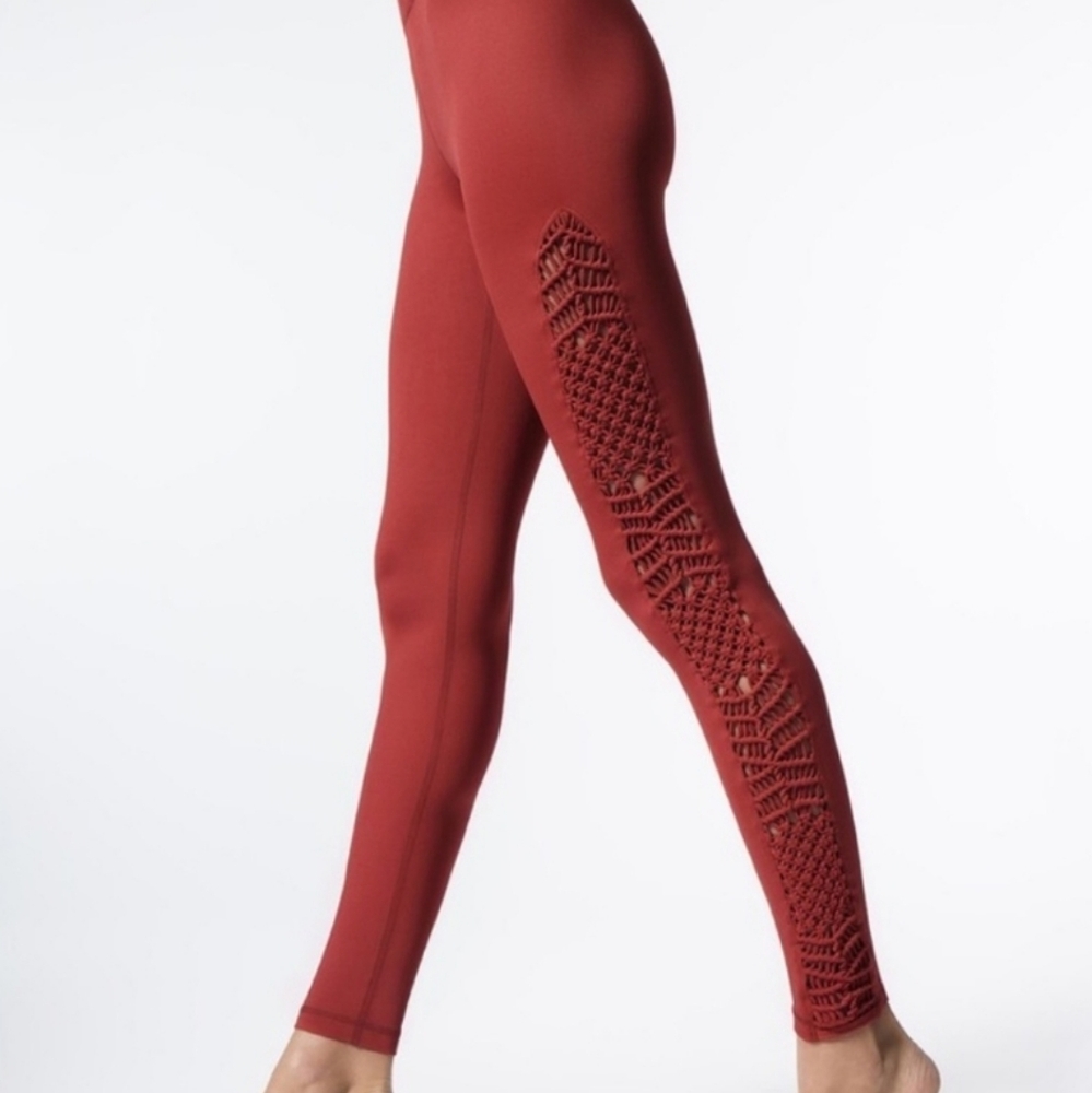 Carbon38  Sayang Tanjung Crochet Leggings Red Size Small